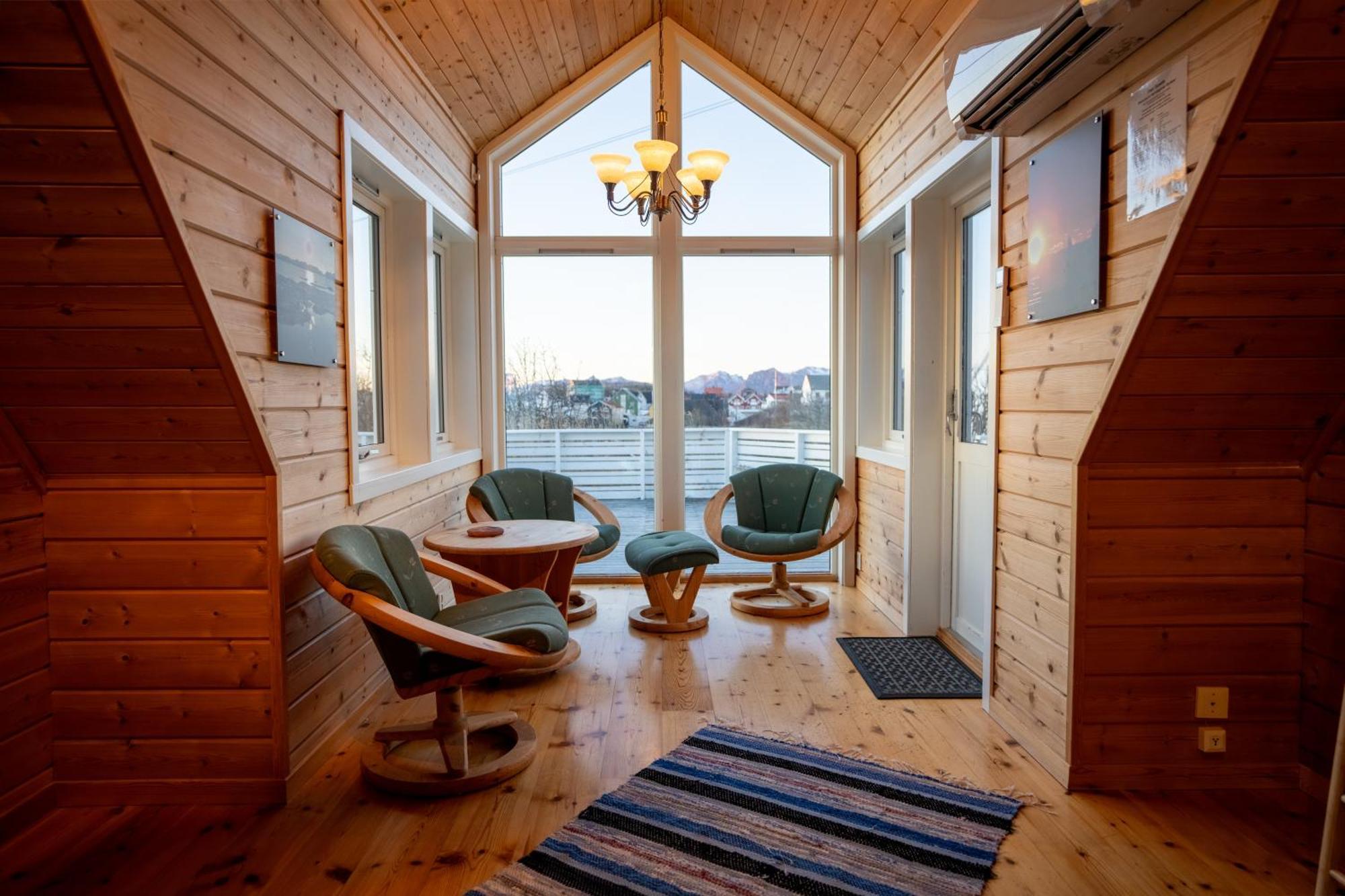 Готель Henningsvaer Rorbuer Екстер'єр фото