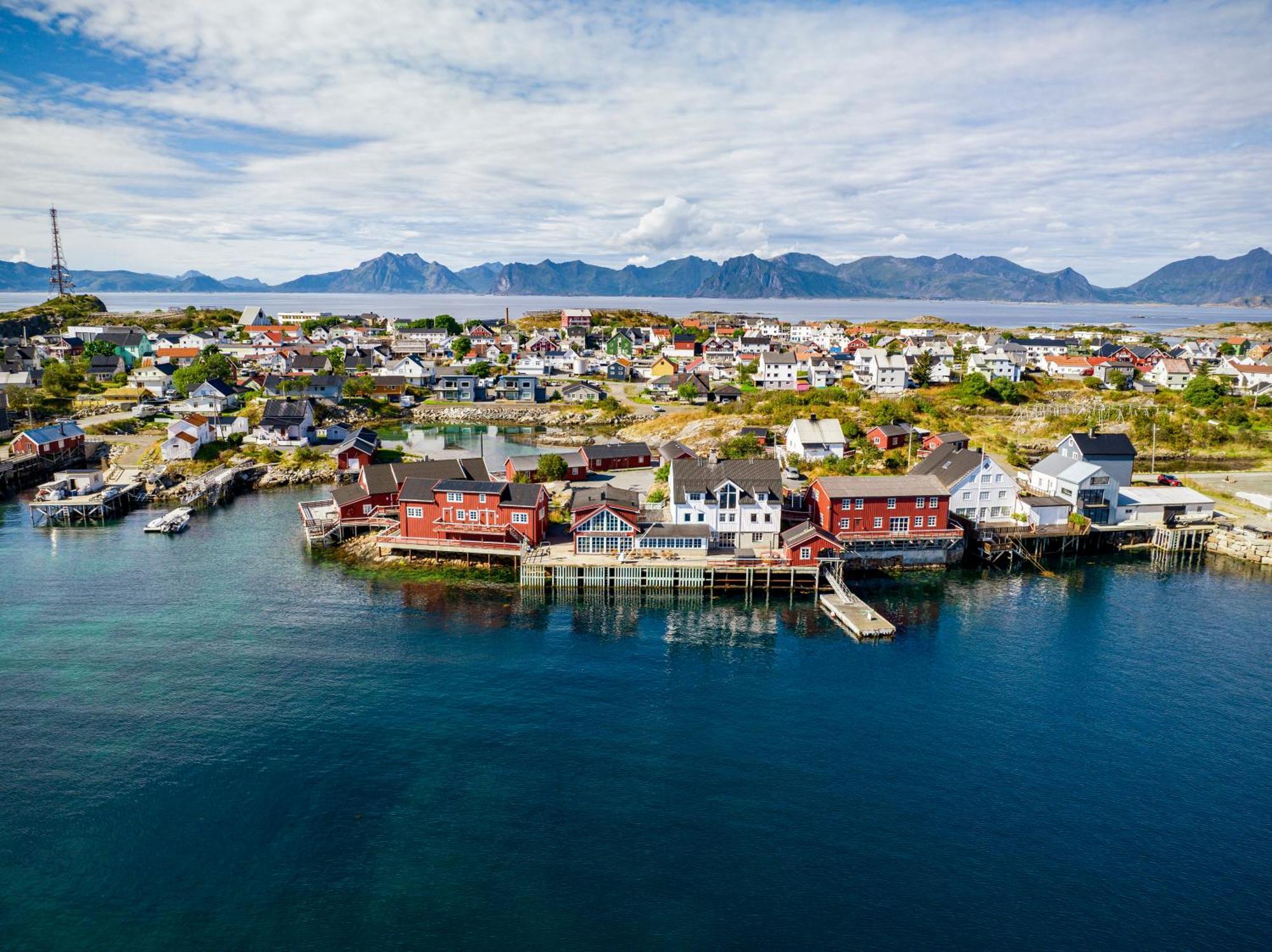 Готель Henningsvaer Rorbuer Екстер'єр фото
