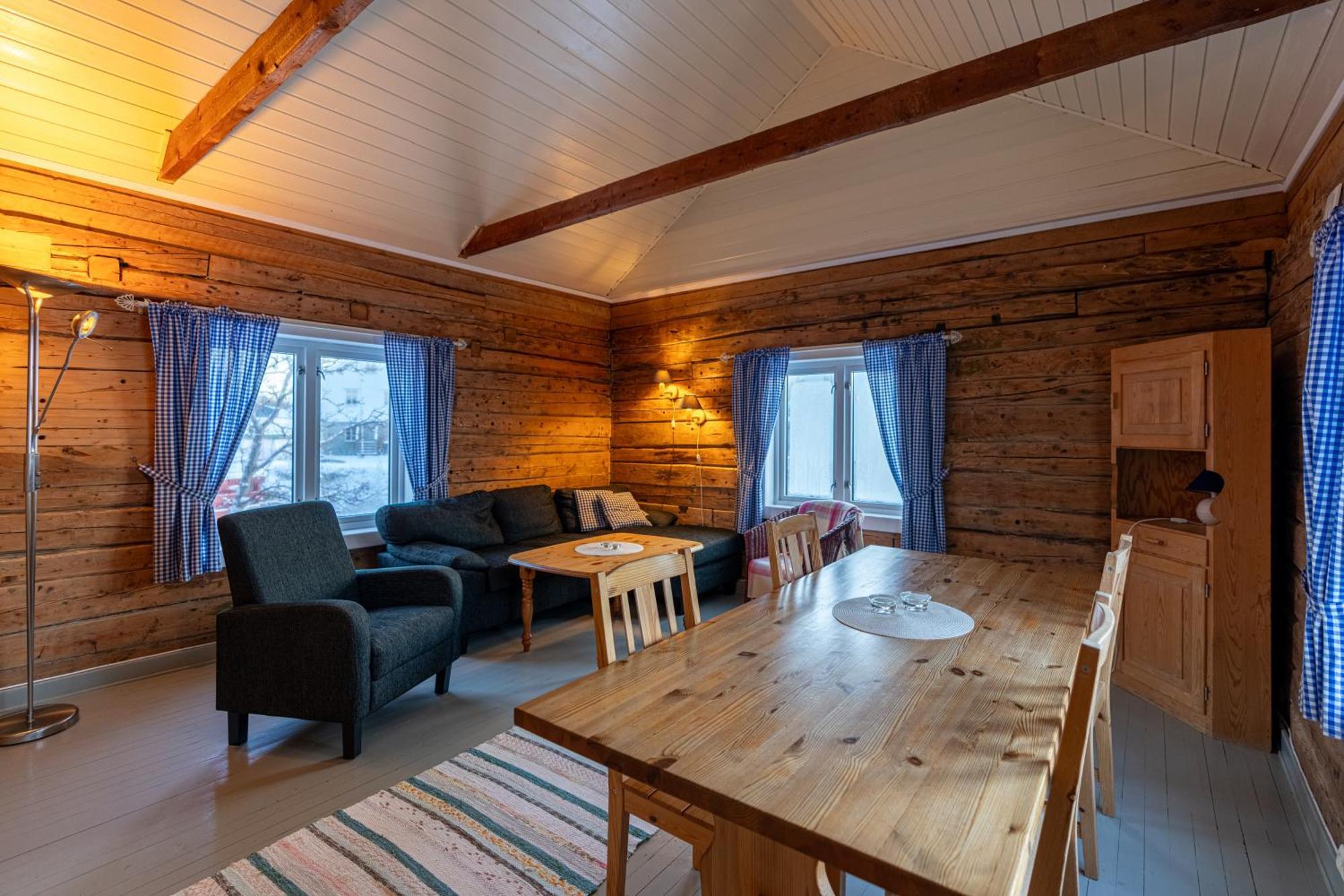 Готель Henningsvaer Rorbuer Екстер'єр фото