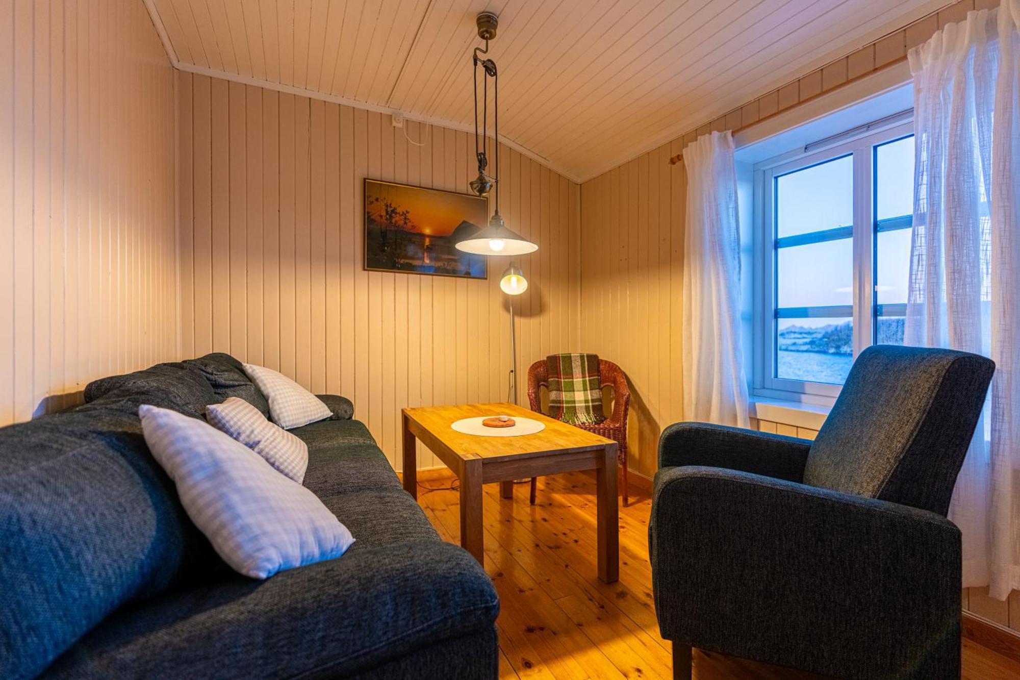 Готель Henningsvaer Rorbuer Екстер'єр фото