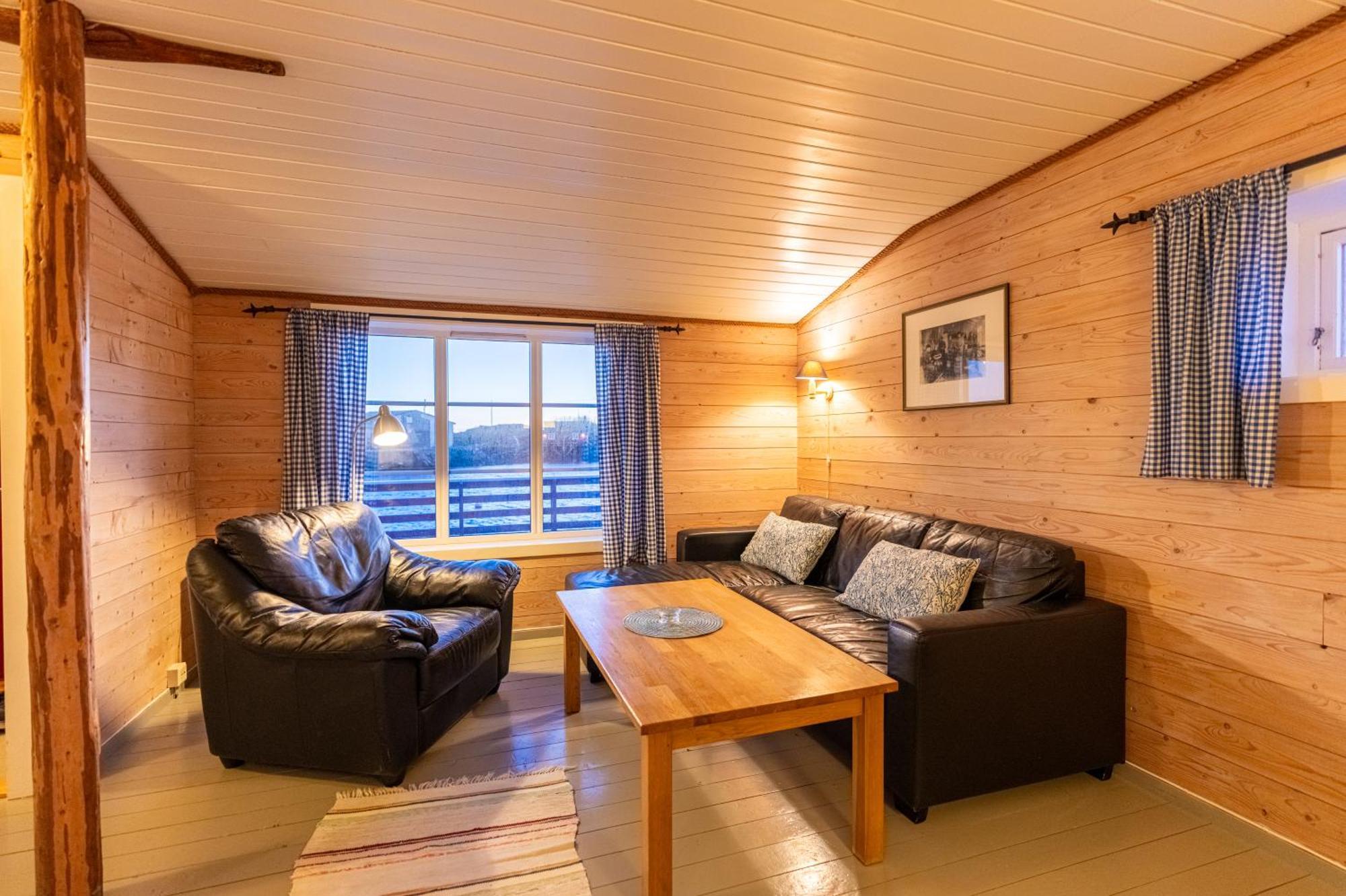 Готель Henningsvaer Rorbuer Екстер'єр фото